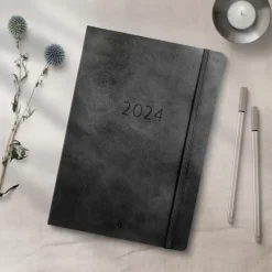 Burde Kalenteri 2024 Business Forma Deluxe Musta